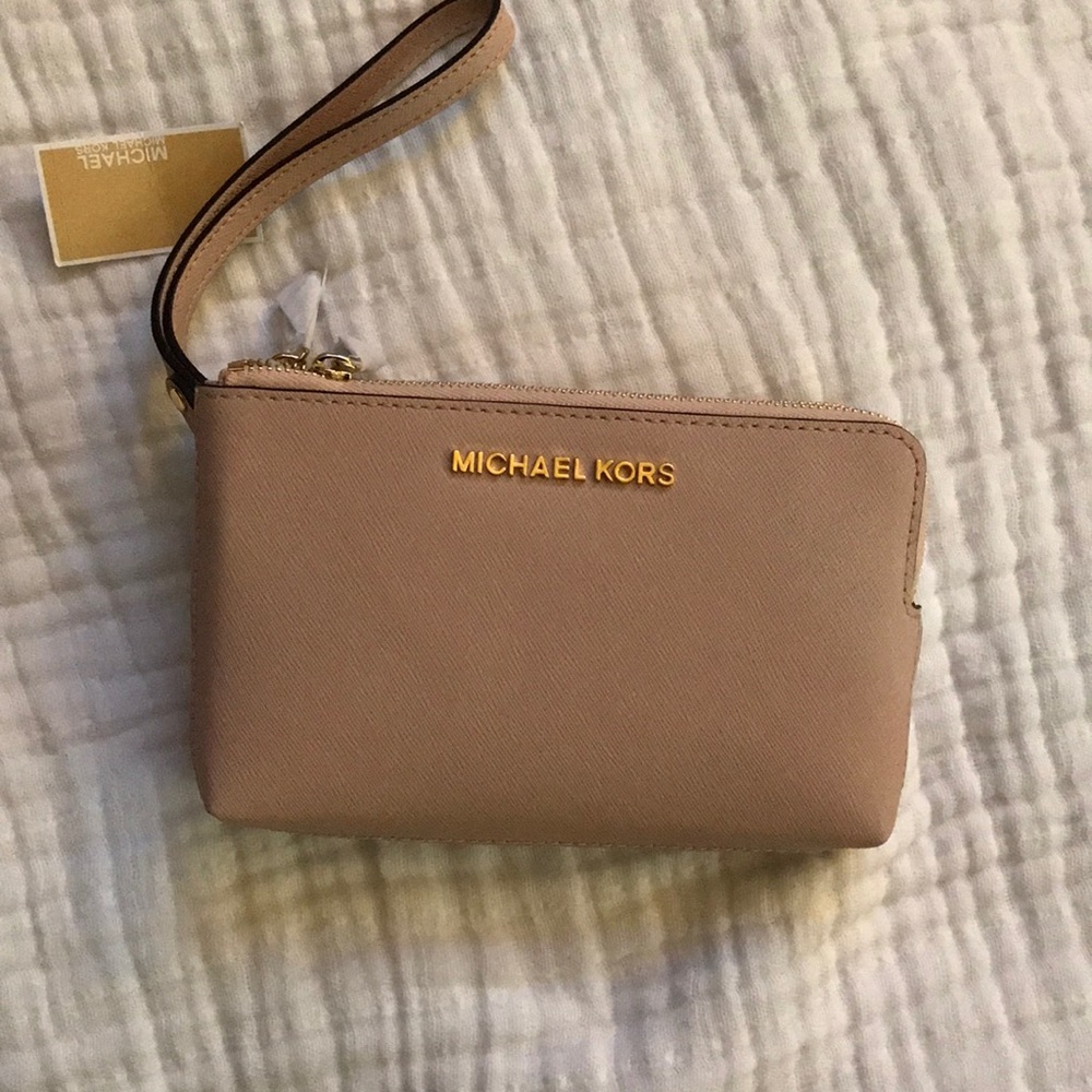 KORS Michael Kors blush logo wristlet
